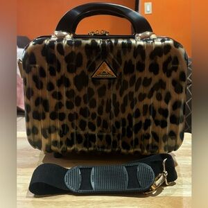 Triforce Performance Luggage Travel Cosmetic Hard Shell Case Animal Print